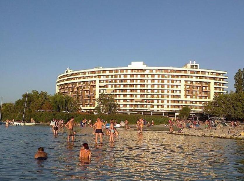 'Good Feelings' Aparthotel Siófok Exterior foto