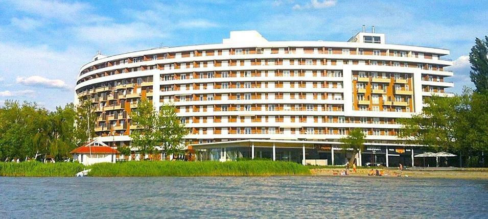 'Good Feelings' Aparthotel Siófok Exterior foto